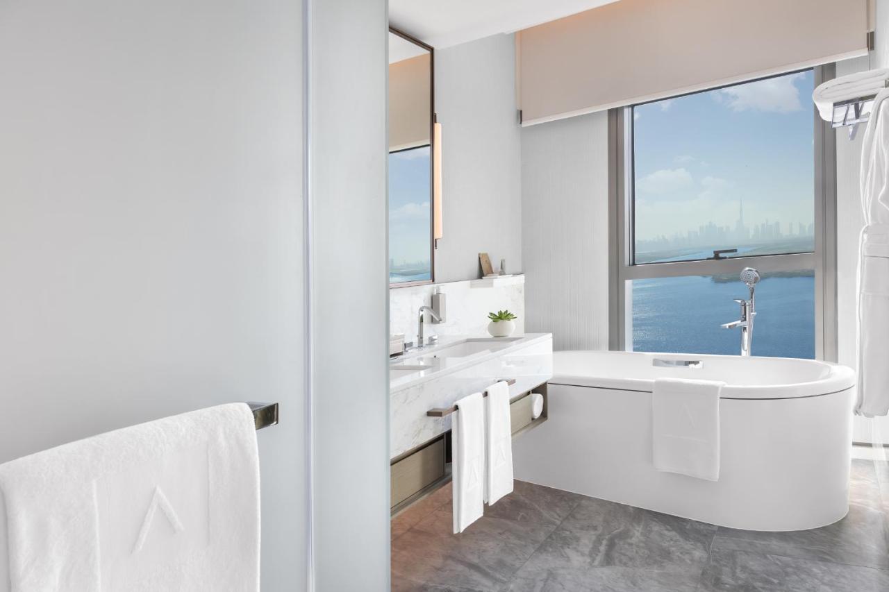 Address Creek Harbour Otel Dubai Dış mekan fotoğraf Bathroom