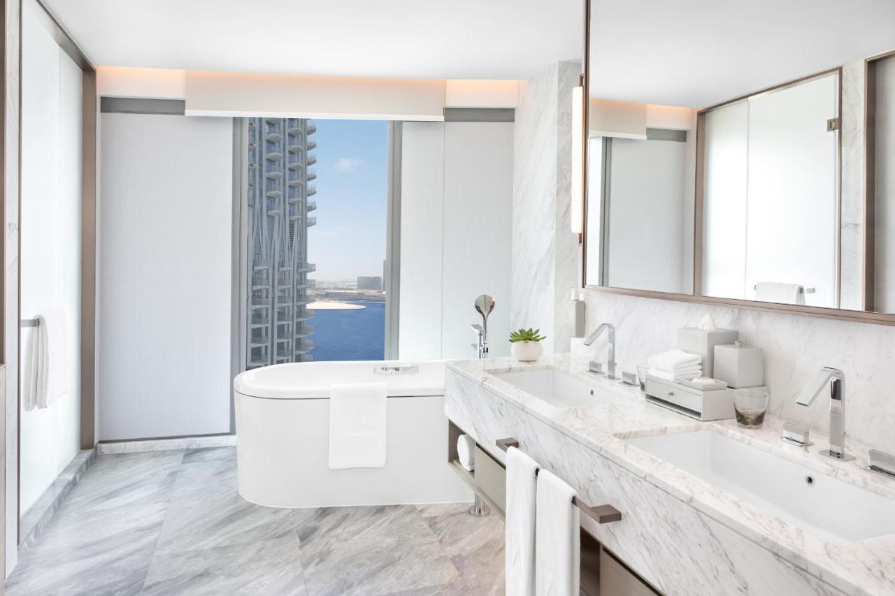 Address Creek Harbour Otel Dubai Dış mekan fotoğraf Bathroom