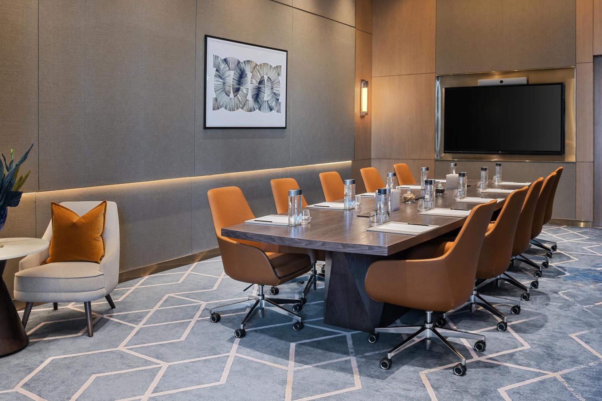 Address Creek Harbour Otel Dubai Dış mekan fotoğraf Meeting room at the Conrad London St. George Wharf