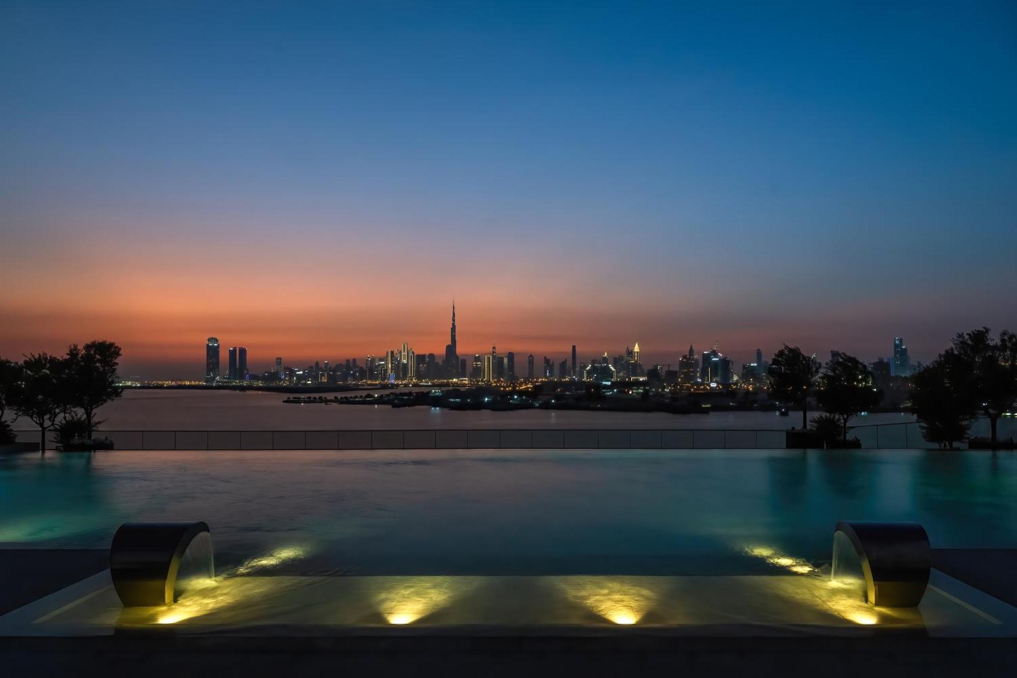 Address Creek Harbour Otel Dubai Dış mekan fotoğraf View of the Dubai skyline from the pool deck